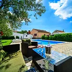 Family-friendly With Swimming Pool Biograd Na Moru, Biograd - 8371 Apartamento