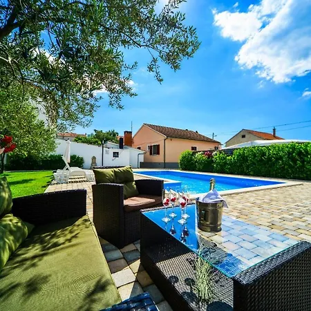 Family-friendly With Swimming Pool Biograd Na Moru, Biograd - 8371 Apartament