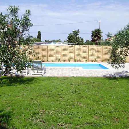 Family-friendly With Swimming Pool Biograd Na Moru, Biograd - 8371 Apartamento Biograd Na Moru