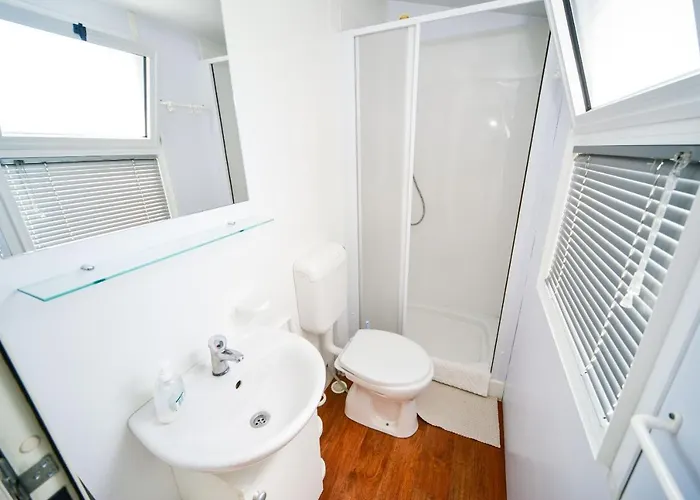 Family-friendly With Swimming Pool Biograd Na Moru, Biograd - 8371 דירה