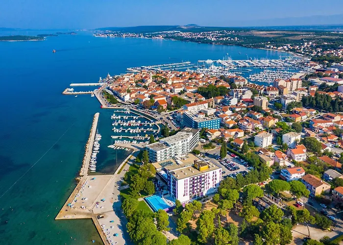 Family-friendly With Swimming Pool Biograd Na Moru, Biograd - 8371 דירה *