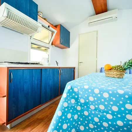 Family-friendly With Swimming Pool Biograd Na Moru, Biograd - 8371 Apartment Biograd Na Moru